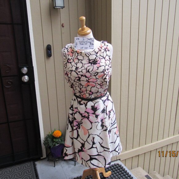 #478  WOMAN'S FLORAL SHEATH DRESS BY TAYLOR  (SIZE 16W) - Picture 3 of 3